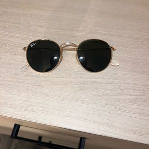 Ray bans - never worn - comes with case